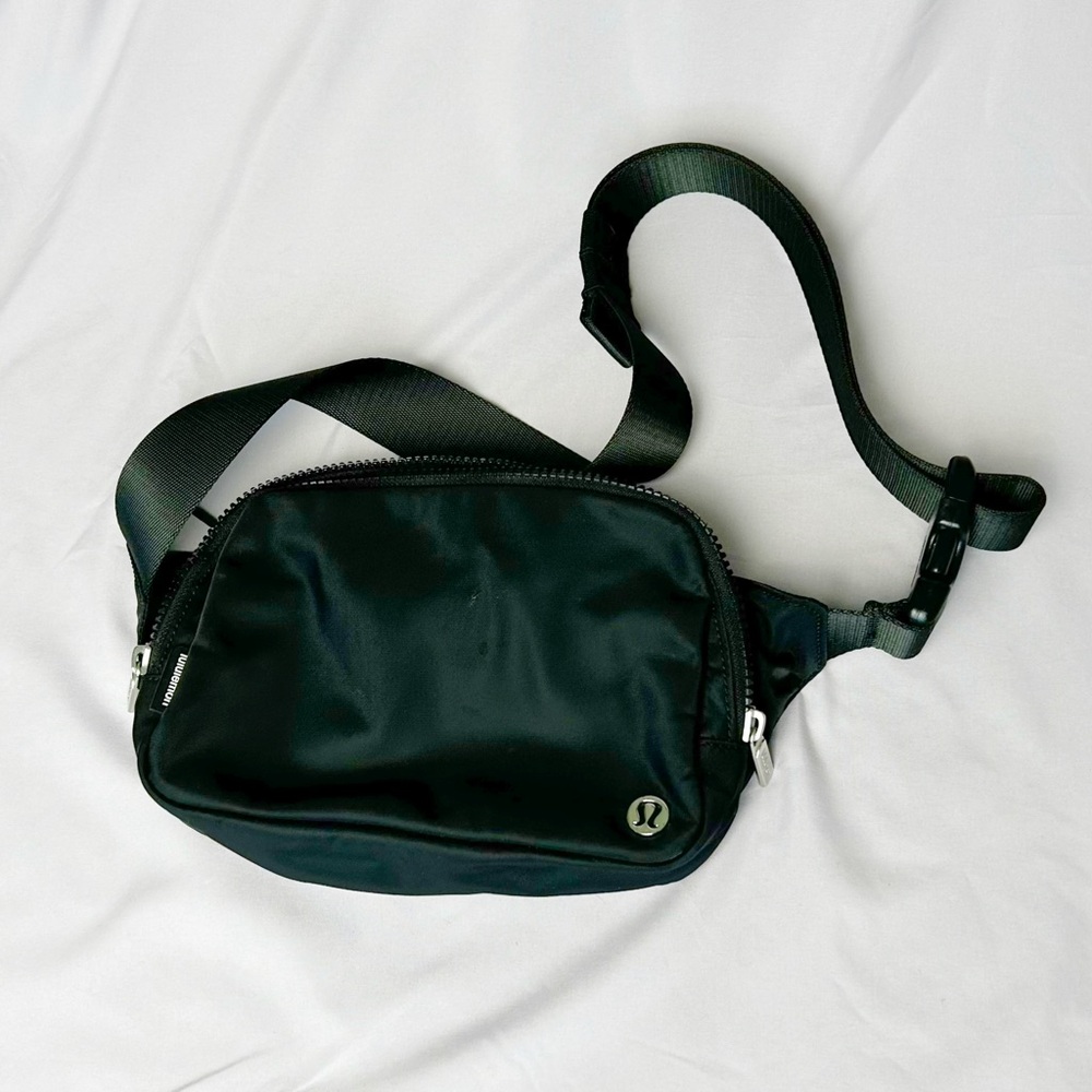 lululemon athletica Everyday Belt Bag - Picture 2 of 7